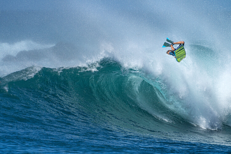 Air reverse: you'll need a good wave with a solid pinching section, a classic wedge, or a thunderous closeout | Photo: Jeff Hubbard Archive