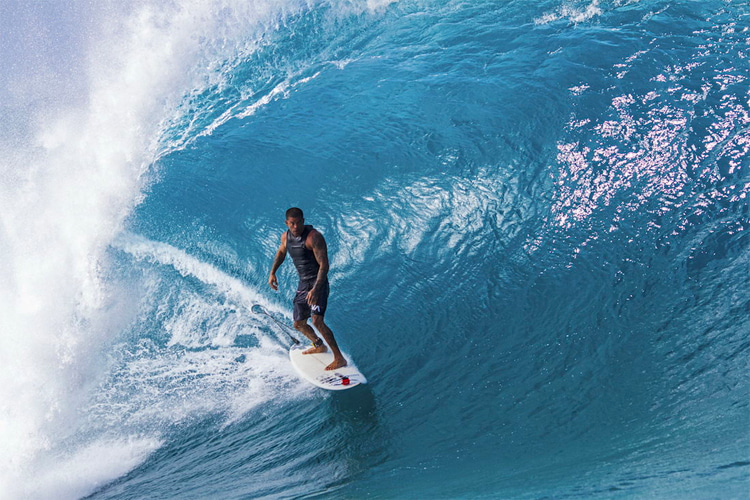Da Hui Backdoor Shootout: a contest run by Hawaiian with Hawaiian rules | Photo: Hui O He'e Nalu