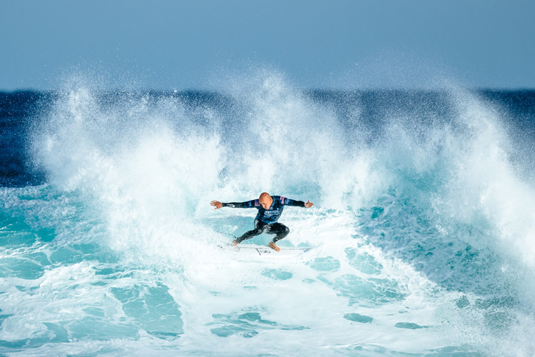 Kelly Slater: an accomplished power surfer, and a tube riding master | Photo: WSL