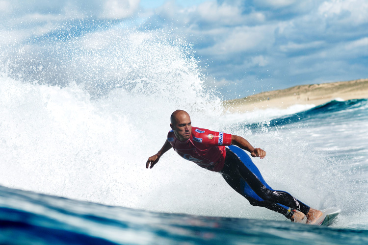 Kelly Slater: always focused, always carving | Photo: Quiksilver
