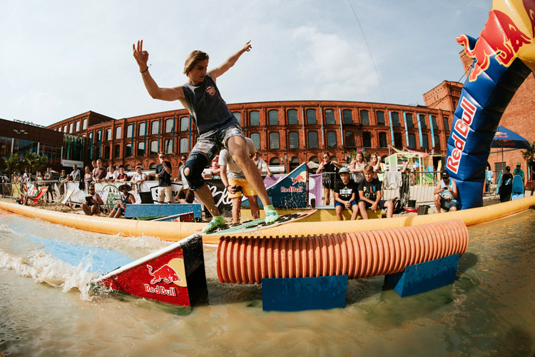 2017 Red Bull Skim It: the beach of Manufaktura provided plenty of action moments | Photo: Piotr Szewc