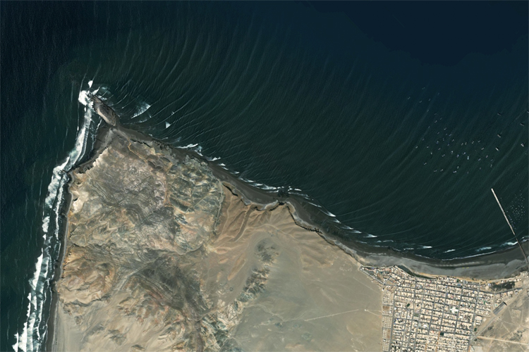 Pacasmayo, La Libertad, Peru: some say these waves are better and longer than the ones you can surf in Chicama