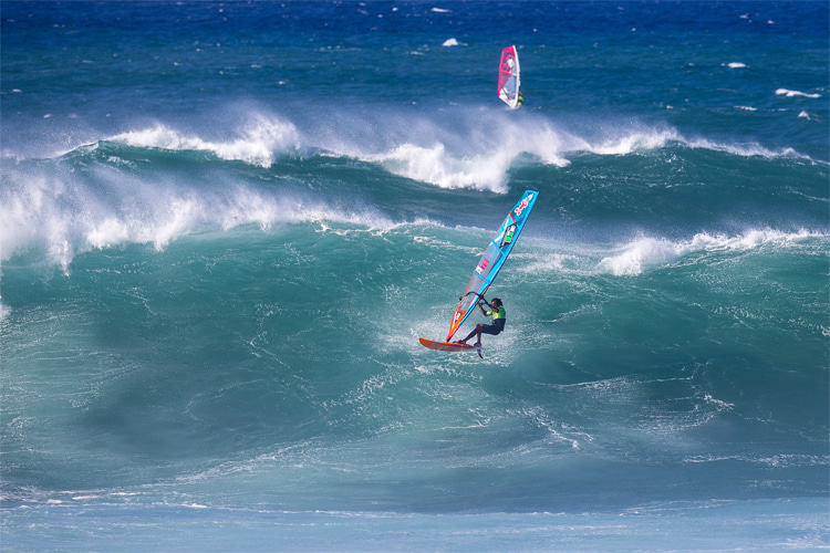 Wave windsurfing: PWA and IWT join forces | Photo: Carter/PWA