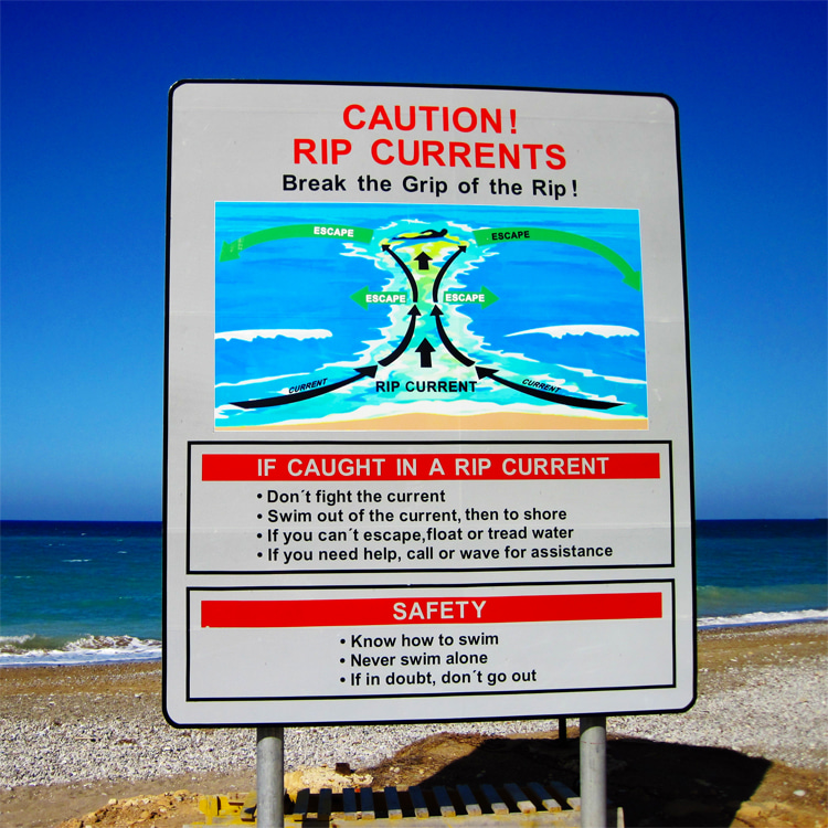 Rip currents: don't fight the current - float or tread water | Photo: Creative Commons Rip currents: don't fight the current - float or tread water | Photo: Creative Commons
