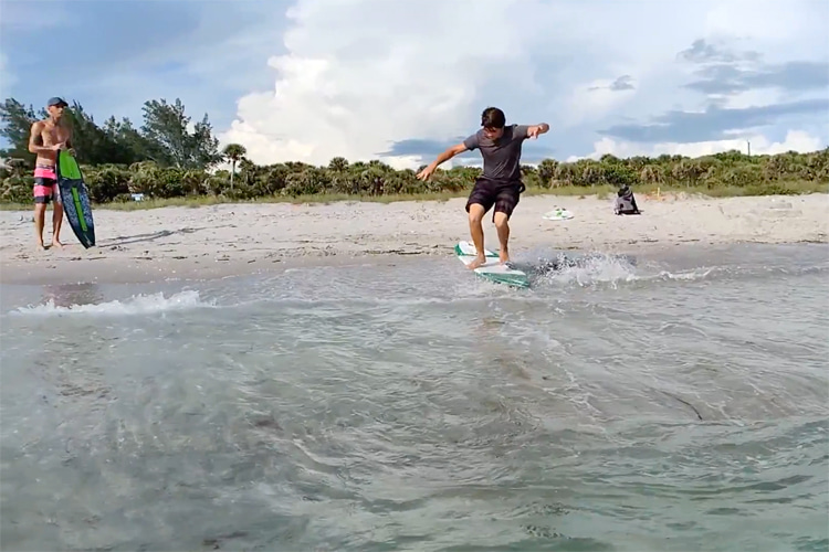 Manasota Beach: a well-known skimming spot in Florida