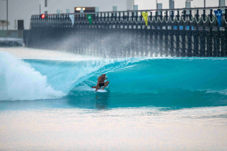 Surf Abu Dhabi: a pool where you ride a wave for one minute and 110 yards | Photo: Surf Abu Dhabi Surf Abu Dhabi: a pool where you ride a wave for one minute and 110 yards | Photo: Surf Abu Dhabi