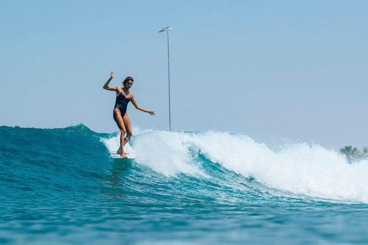 Victoria Vergara: she was one of the surfers competing at the 2024 Abu Dhabi Longboard Classic | Photo: WSL Victoria Vergara: she was one of the surfers competing at the 2024 Abu Dhabi Longboard Classic | Photo: WSL